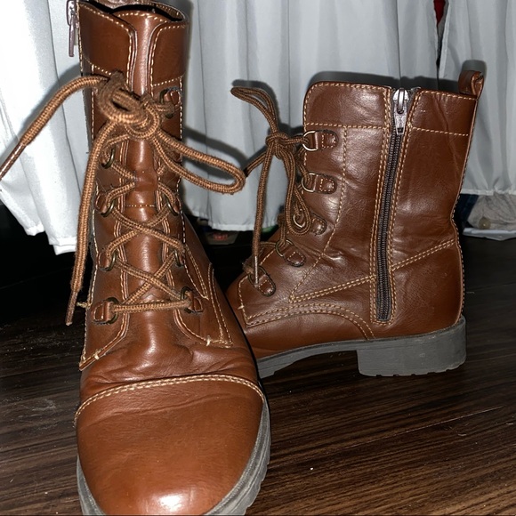 hollister boots
